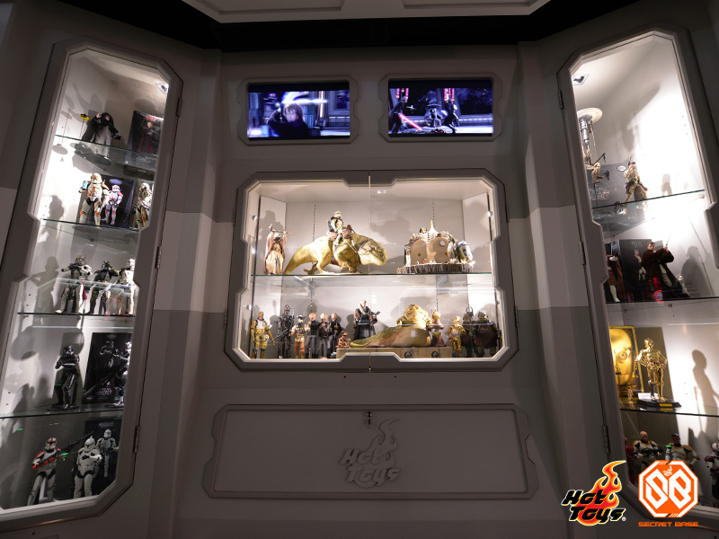 Hot toys secret base outlet
