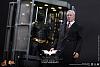 Click image for larger version. 

Name:	Hot Toys - The Dark Knight - Batman Armory with Alfred Pennyworth Collectible Set_PR1.jpg 
Views:	4584 
Size:	56.4 KB 
ID:	151951