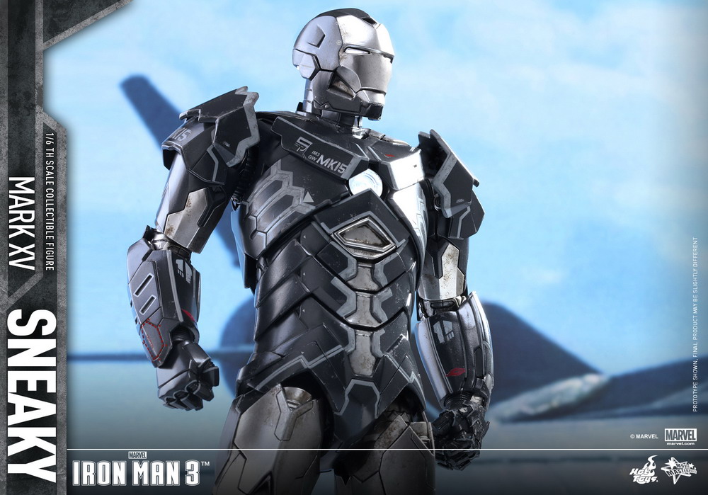 hot toys iron man sneaky
