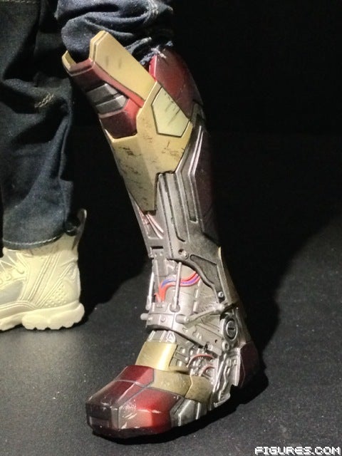 hot toys iron man 3 tony stark the mechanic