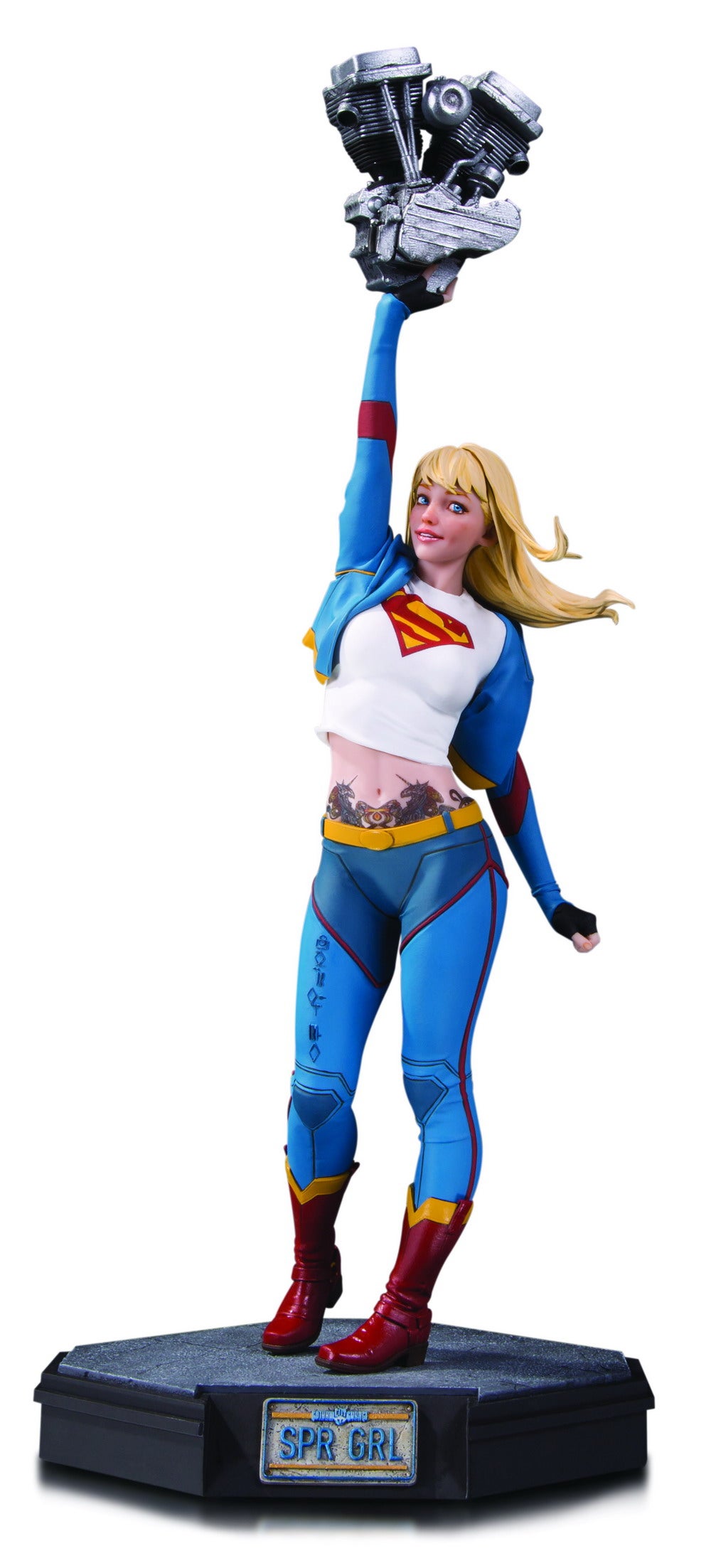 DC_Comics_GCG_Supergirl_Statue_1