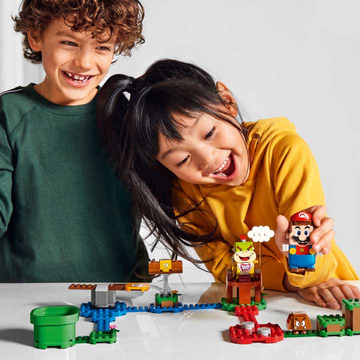 LEGO_Super_Mario_kids_play