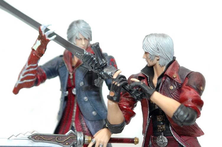 Angels and Summer: Play Arts Kai Dante - Devil May Cry 3 and 4 Comparative  Review