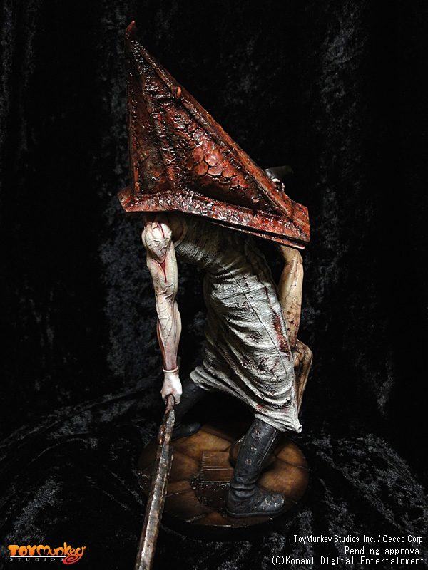 PlayStation Home (Archive): Red Pyramid Head Mask (from www.yourpshome.net)