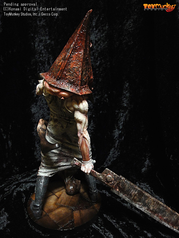 PlayStation Home (Archive): Red Pyramid Head Mask (from www.yourpshome.net)