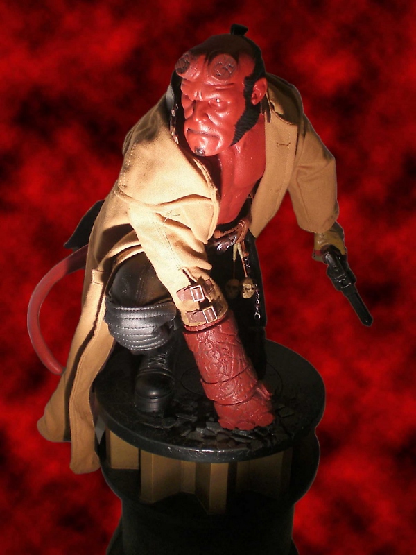REVIEW: Sideshow HELLBOY Premium Format Figure