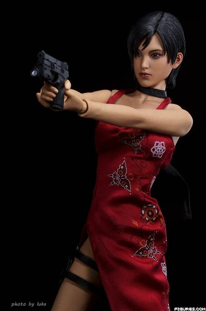 Hot Toys RE4 Ada Wong