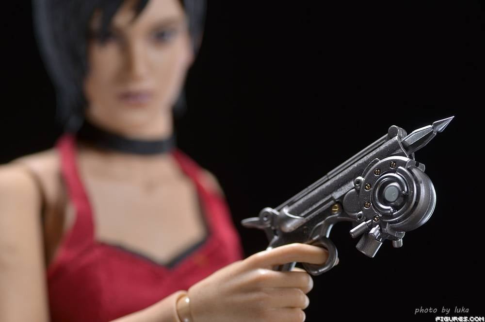 Hot Toys RE4 Ada Wong