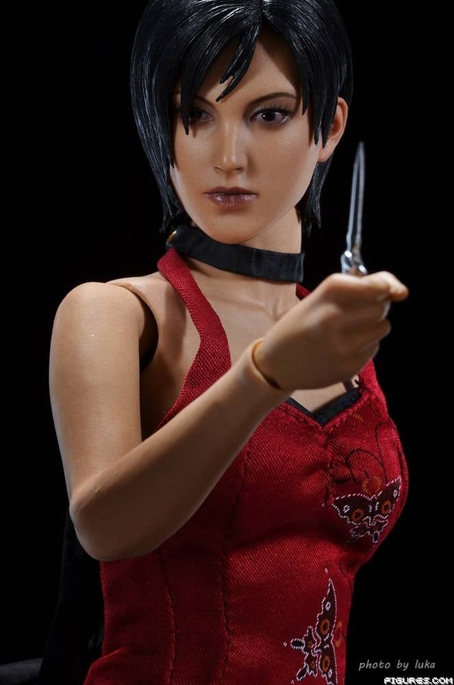 Hot Toys RE4 Ada Wong
