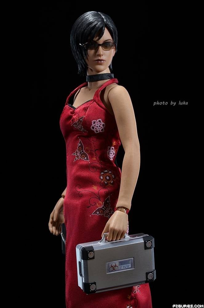 Hot Toys RE4 Ada Wong