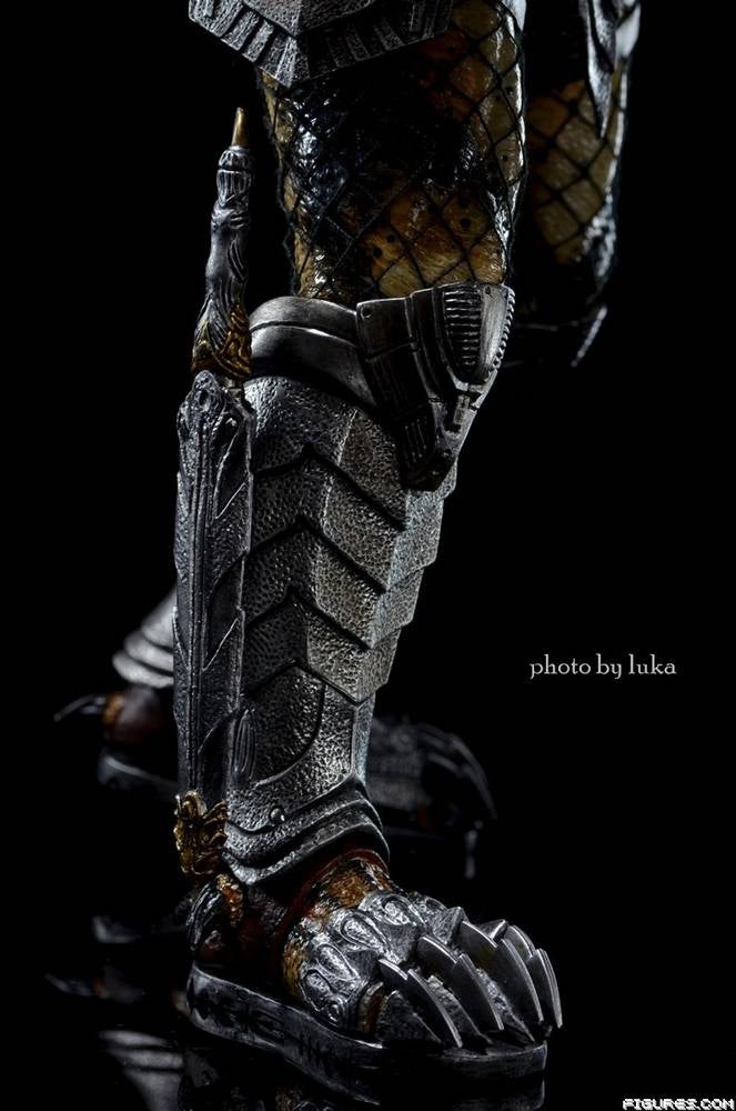 Hot Toys AvP Scar Predator (2013)