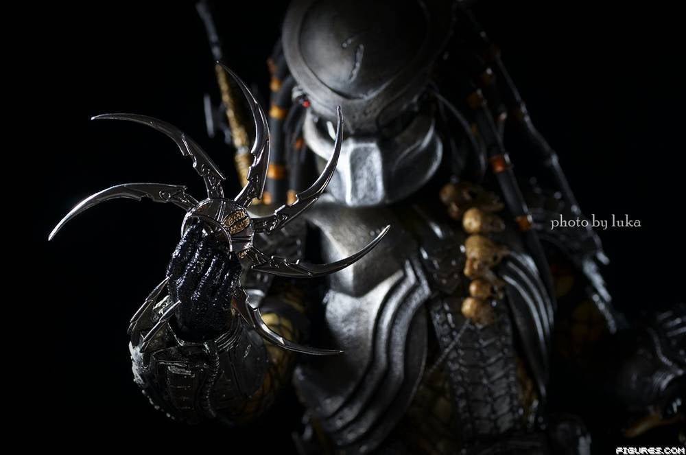 Hot Toys AvP Scar Predator (2013)