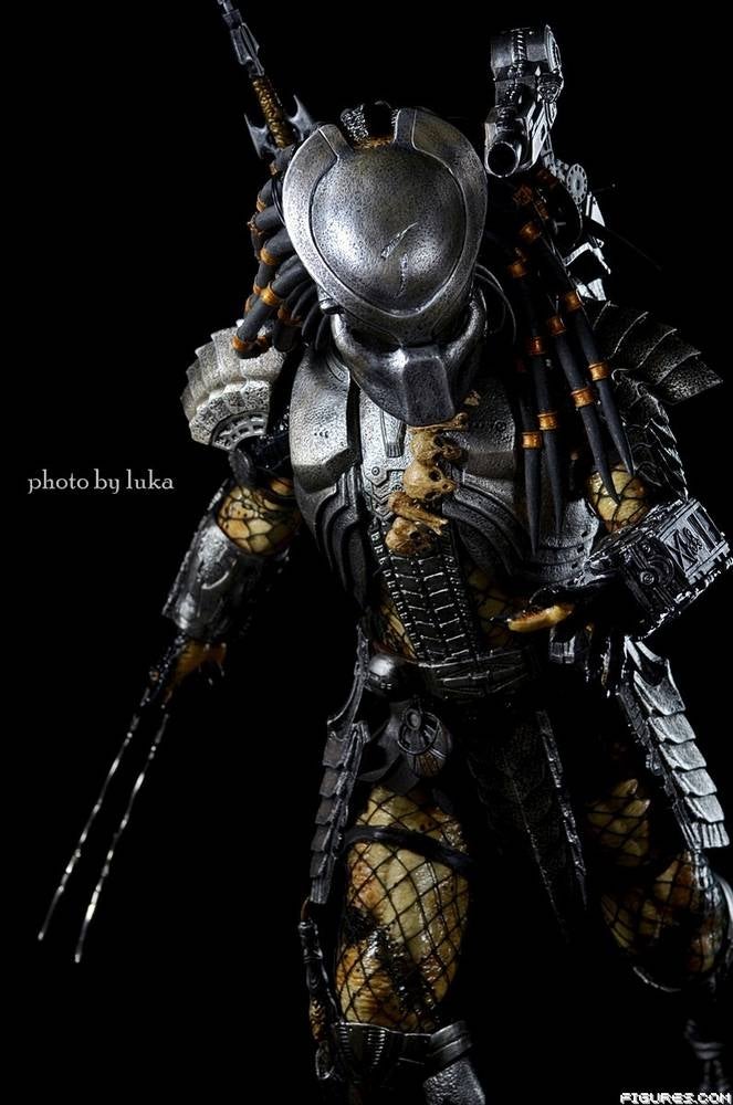 Hot Toys AvP Scar Predator (2013)