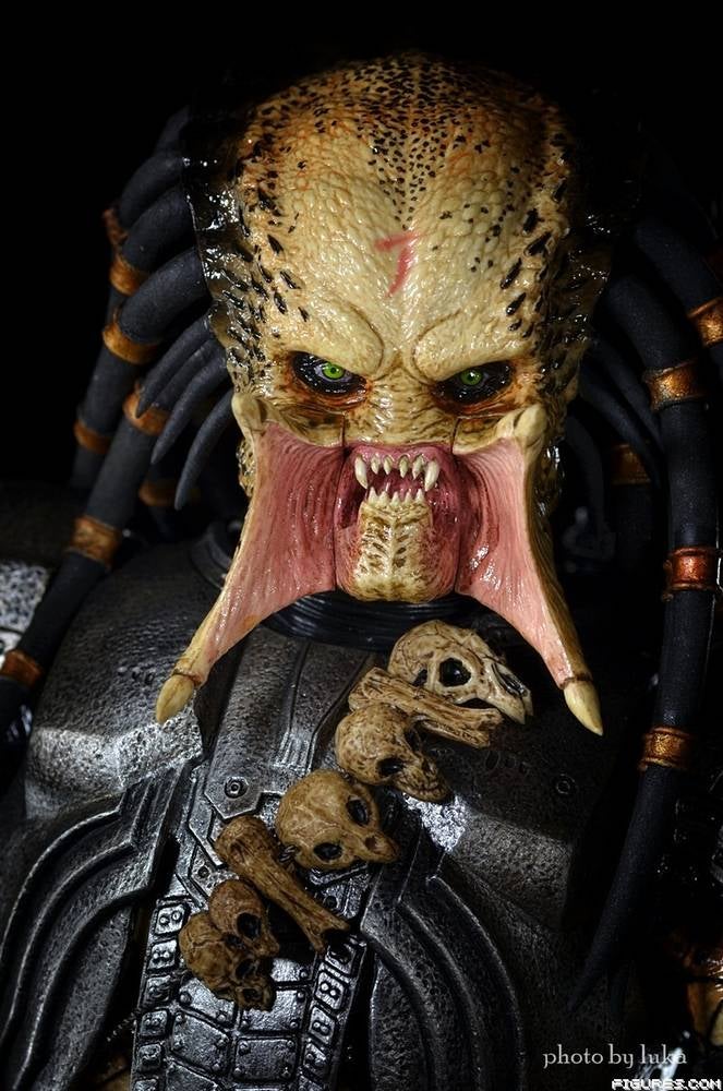 Hot Toys AvP Scar Predator (2013)