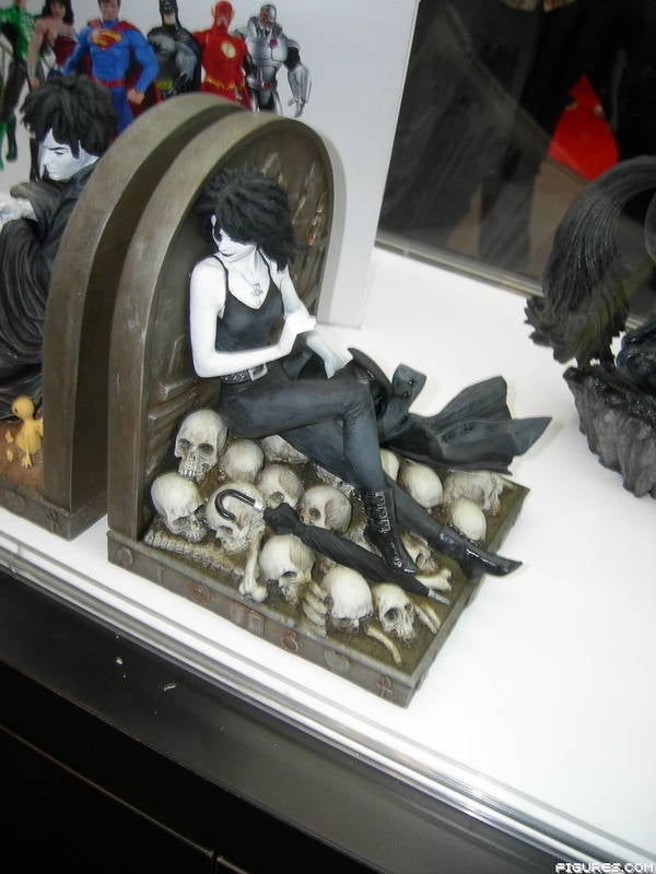 DC COLLECTIBLES
