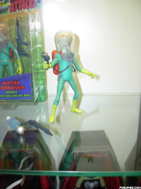 MEZCO TOYS