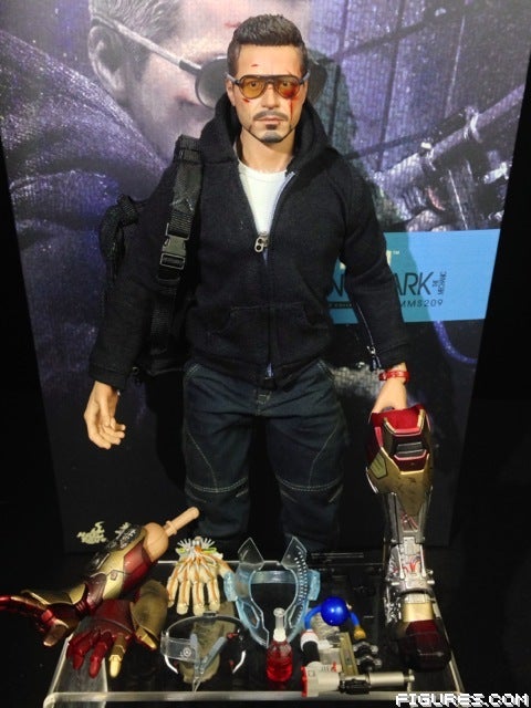 hot toys tony stark mechanic