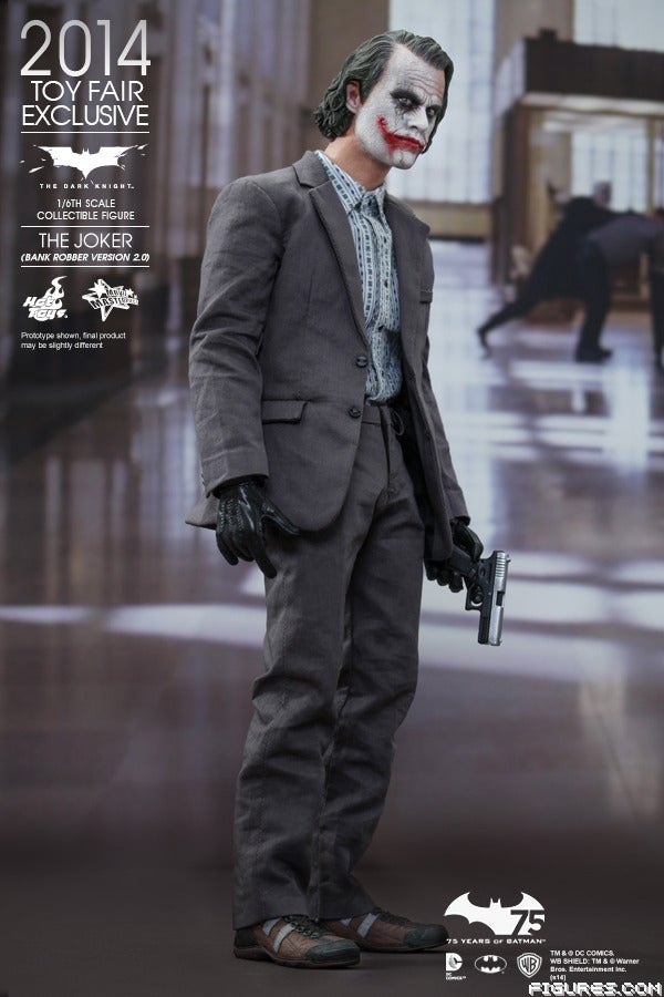 Hot_Toys_-_The_Dark_Knight_-_The_Joker_Bank_Robber_Version_2_0_collectible_figure_PR2