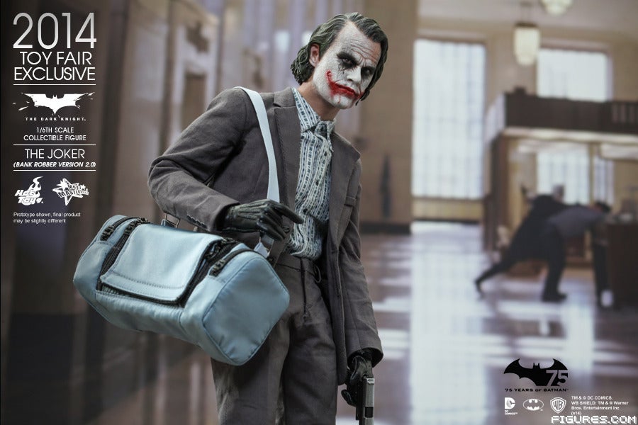 Hot_Toys_-_The_Dark_Knight_-_The_Joker_Bank_Robber_Version_2_0_collectible_figure_PR5