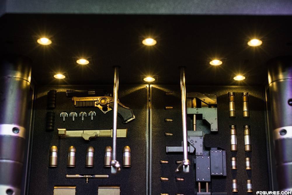 HT MMS 235 Batman Armory