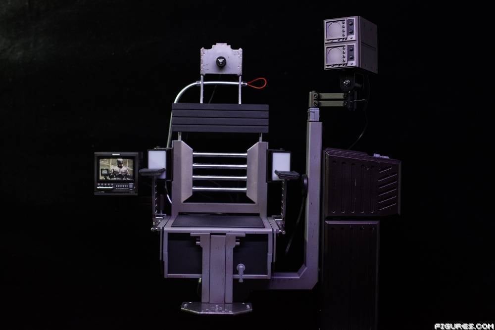 HT MMS 203 Robocop with Chair