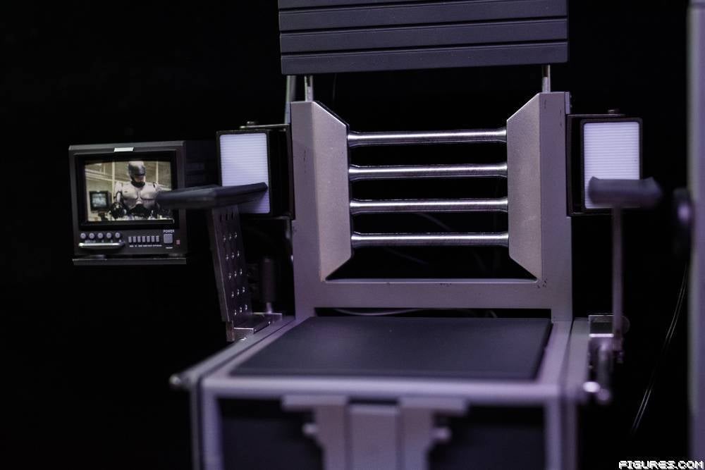 HT MMS 203 Robocop with Chair
