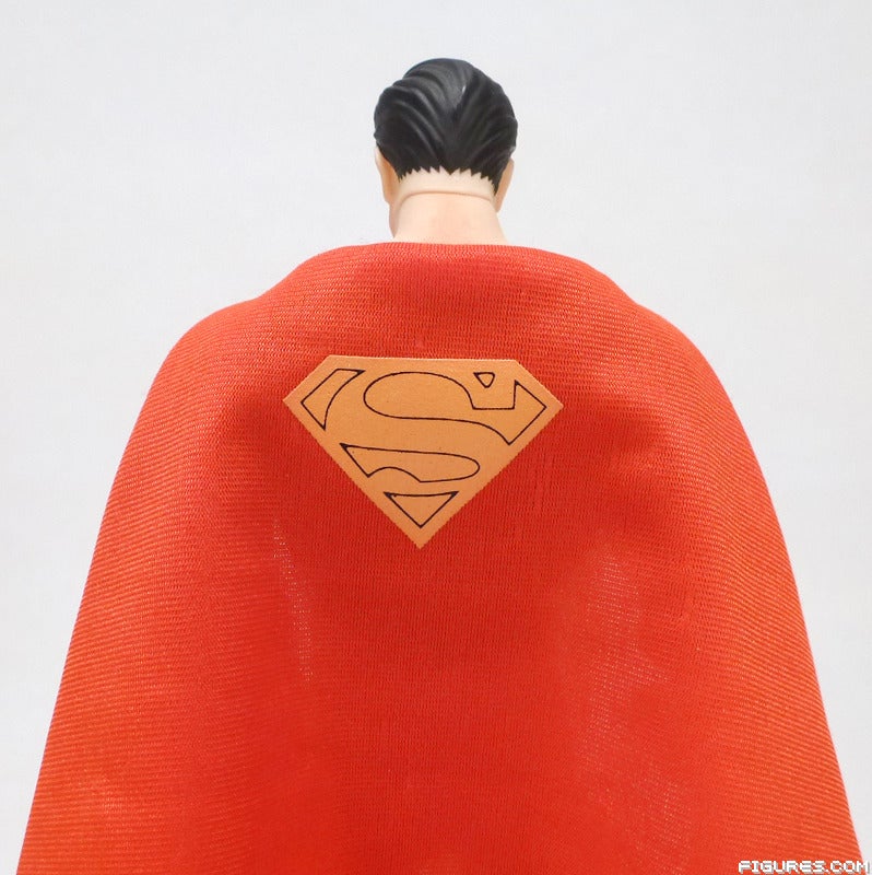 Man of Steel statue shows new Superman costume