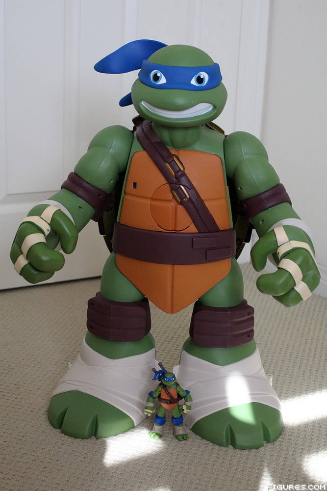 teenage mutant ninja turtles giant leonardo playset
