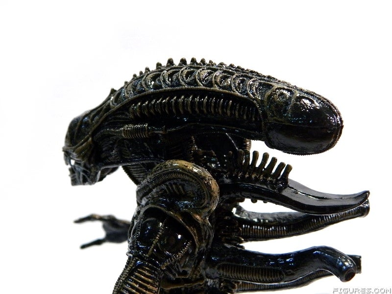 1alienCLOSE5