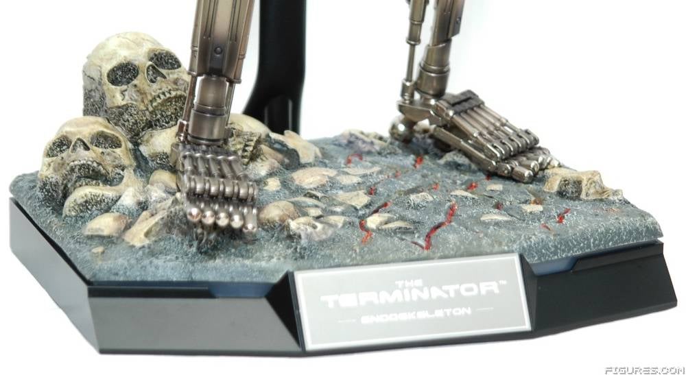 Hot Toys QS002 Endoskeleton