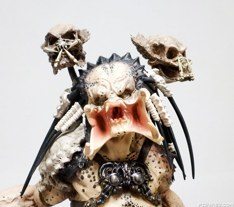 REVIEW: REVIEW: Sideshow Collectibles Predator Bad Blood Statue