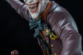 dc-comics-the-joker-premium-format-figure-sideshow-300473-14-1