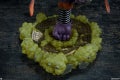 dc-comics-the-joker-premium-format-figure-sideshow-300473-32-1