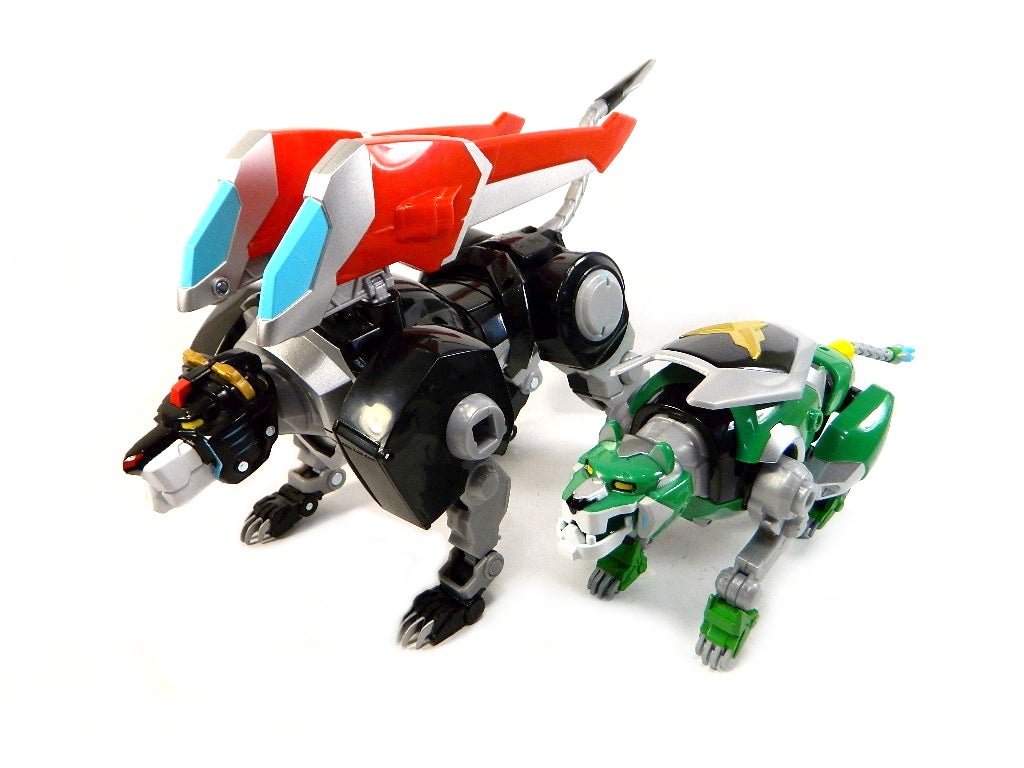 Voltron Legendary Defender Black Lion Basic Figure Plastic Wings