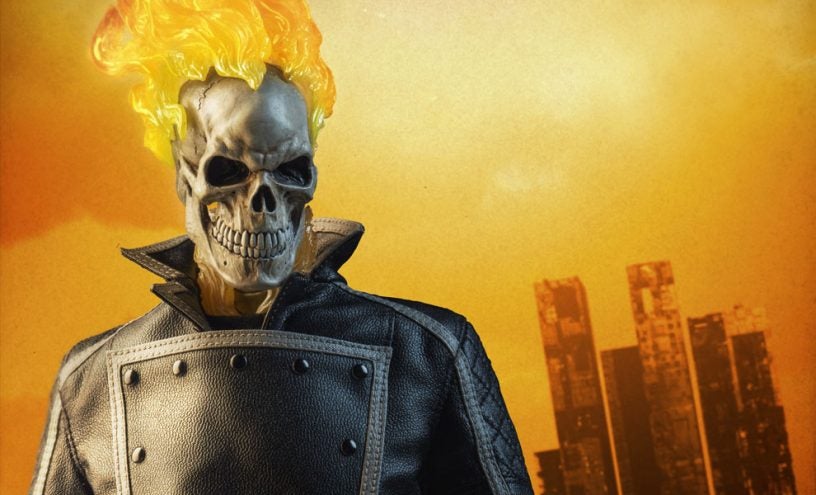 marvel-ghost-rider-sixth-scale-feature-100385-1
