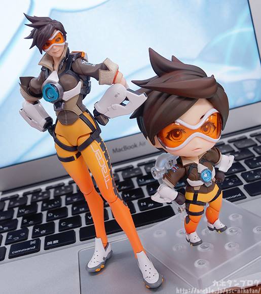  Good Smile Overwatch: Tracer Figma : Good Smile Company: Toys &  Games