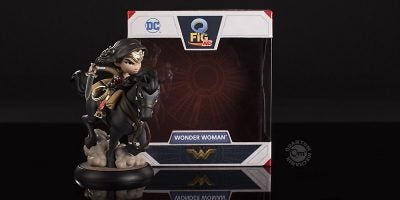 QMx_DC_WonderWoman_Q-Fig_Max-beside_box_1756x988_f7c4ce85-2ff5-4461-8f7c-882b4351e63a