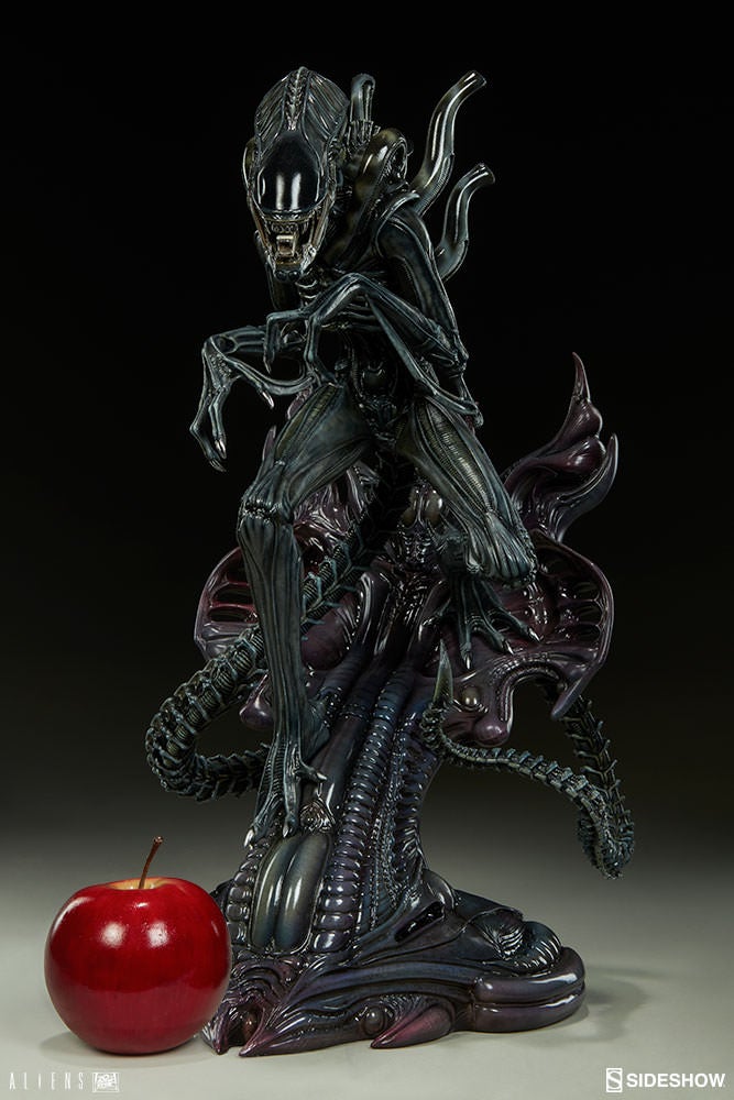 aliens-alien-warrior-statue-200469-05