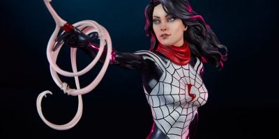 marvel-silk-statue-sideshow-200502-03