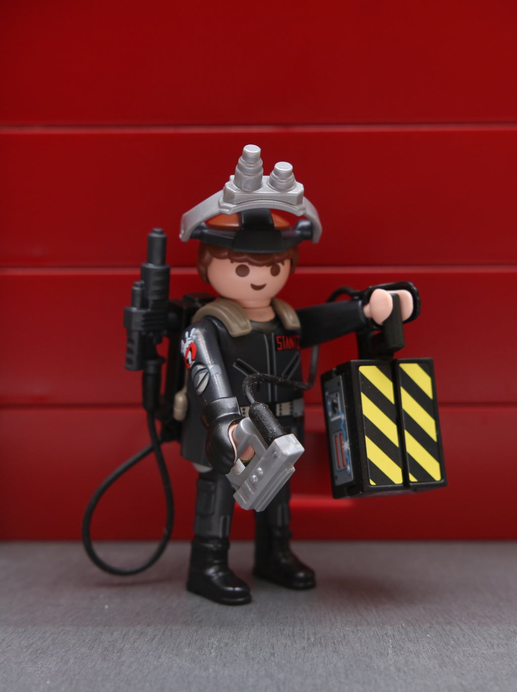REVIEW: Playmobil Ghostbusters II Ray Stanz w/ Playmogram 3D Trap Effect