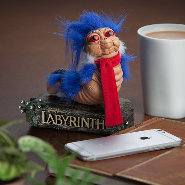 kjpn_labyrinth_ello_worm_statue_inuse