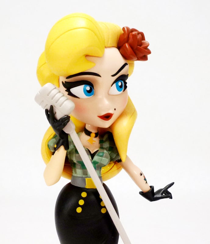 Descrição: A terceira vez tem ainda mais charme! As DC Bombshells da  Cryptozoic estão de volta para a Série 3 com uma dose tripla de elegantes  figura - Carrefour