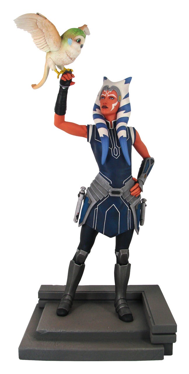 StarWarsPremierStatueAhsoka