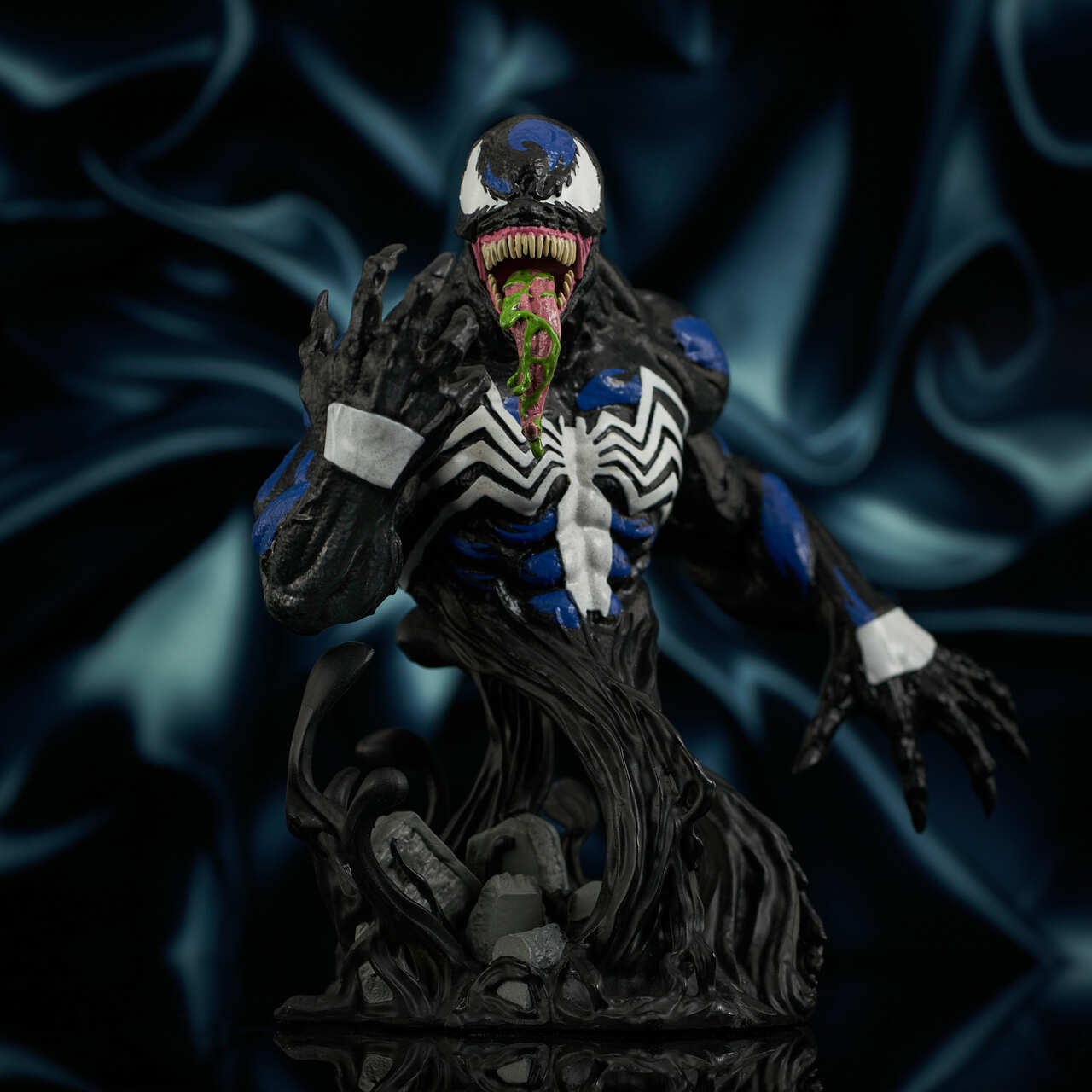 Marvel_VenomBlue_Bust_01