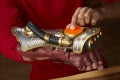 F6130_LS_MTG_PREMIUM_CHANDRA_GAUNTLET_0487