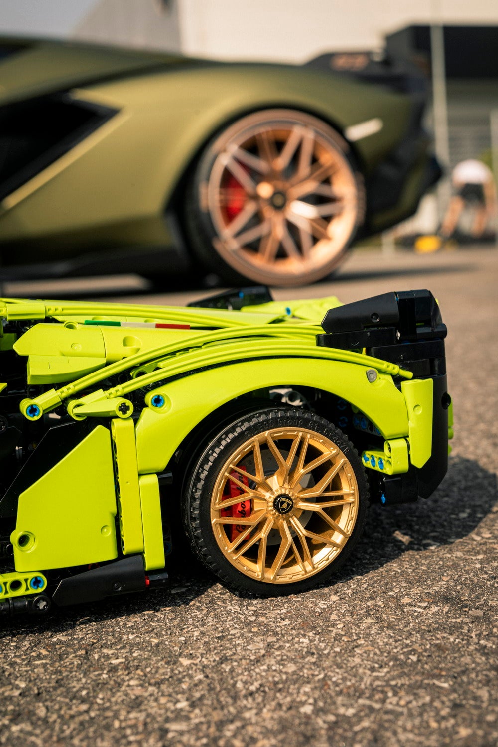 LEGO Technic Lamborghini Sián FKP 37 Revealed | Figures.com