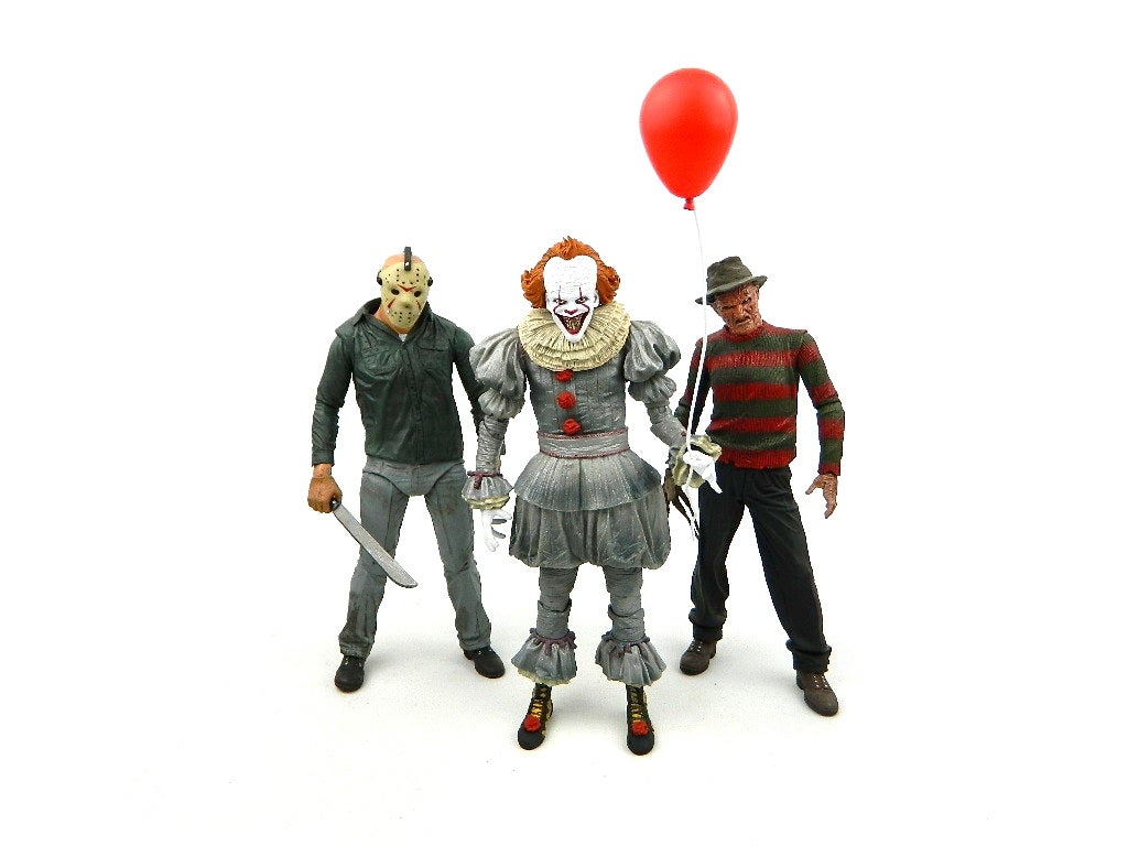 REVIEW: NECA IT Chapter 2 Ultimate Pennywise | Figures.com