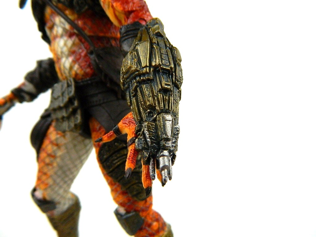 neca stalker predator review