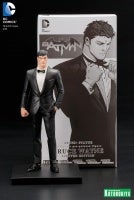 Bruce Wayne ARTFX+ Statue